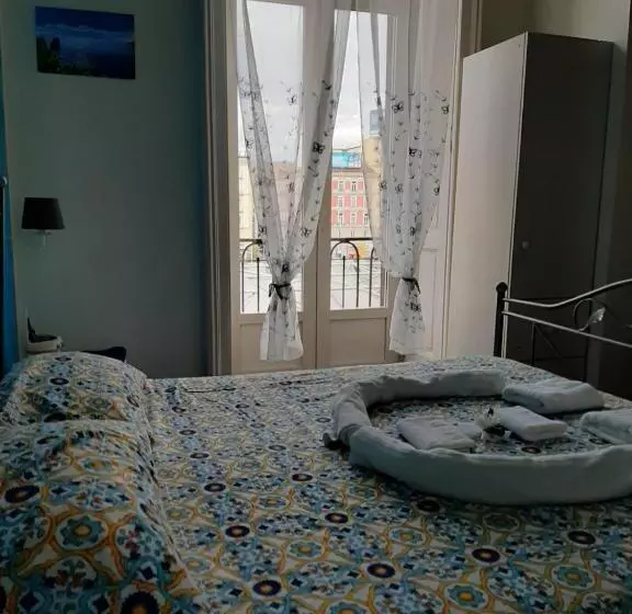 پانسیون Ale Naples Holiday