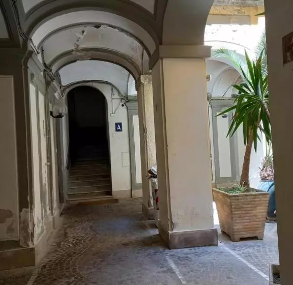 پانسیون Ale Naples Holiday