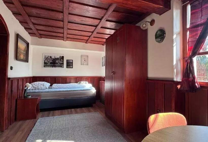 Majatalo Penzión Grand, Self Check In