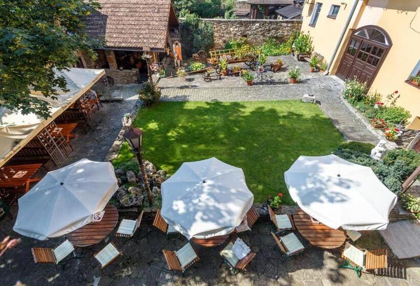 پانسیون Penzion Restaurant Atrium