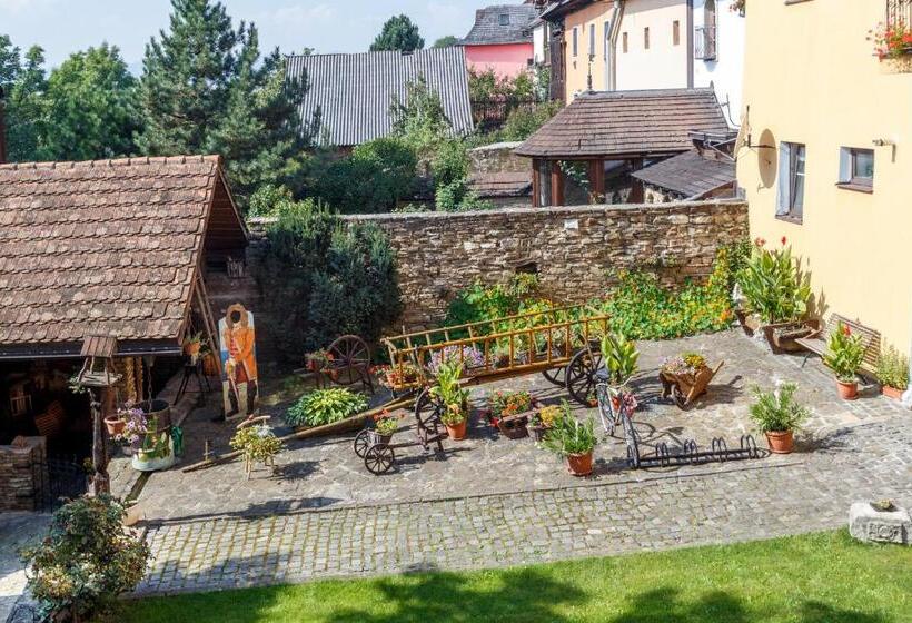 پانسیون Penzion Restaurant Atrium