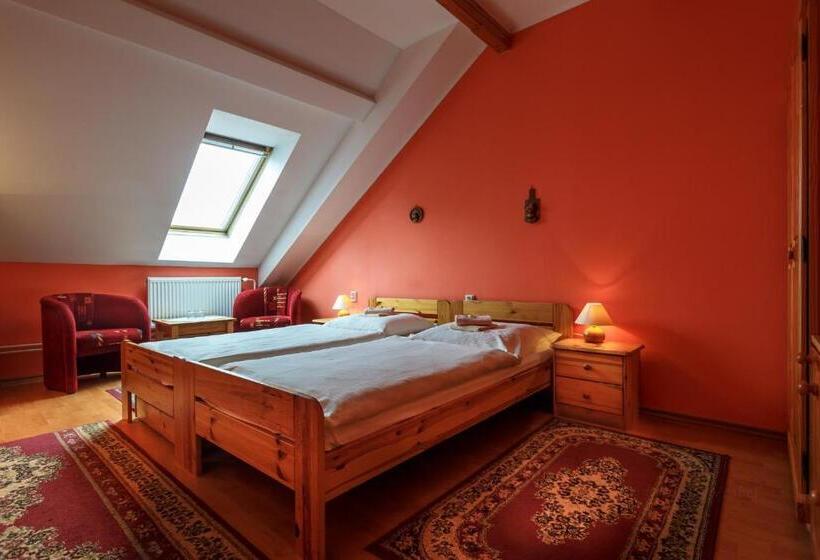 پانسیون Penzion Restaurant Atrium