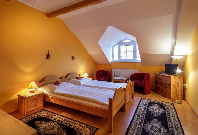 پانسیون Penzion Restaurant Atrium