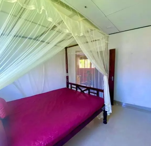 پانسیون Summer House Mirissa