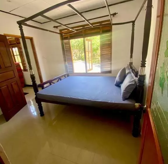 پانسیون Summer House Mirissa