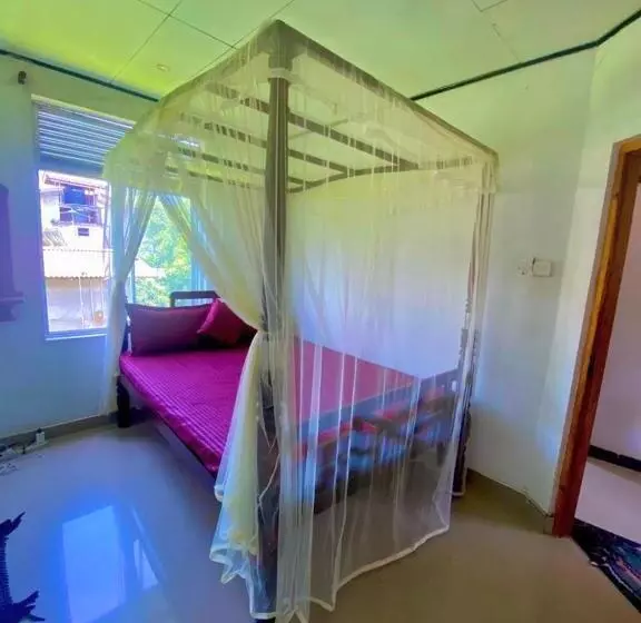پانسیون Summer House Mirissa