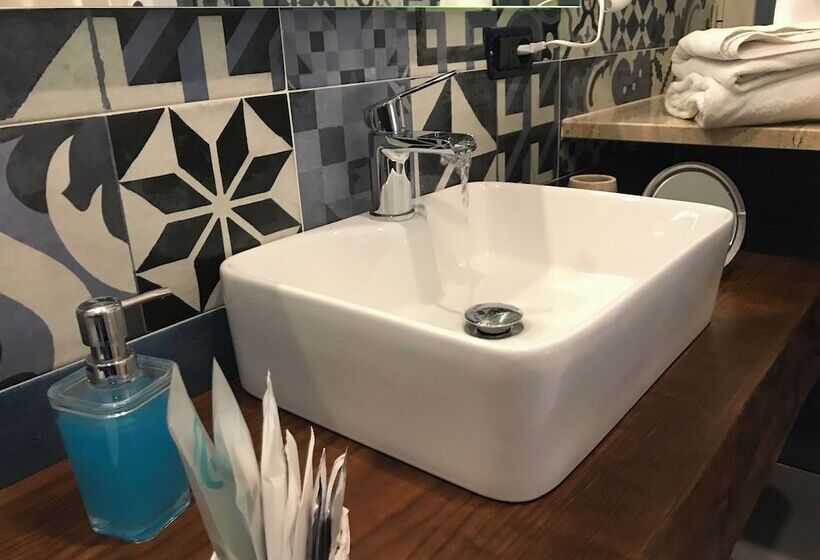 تختخواب و صبحانه Base Napoli Plebiscito