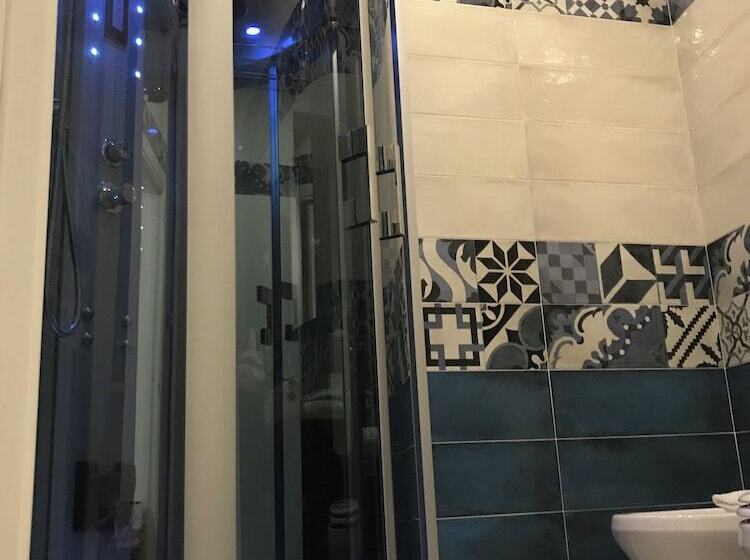 تختخواب و صبحانه Base Napoli Plebiscito