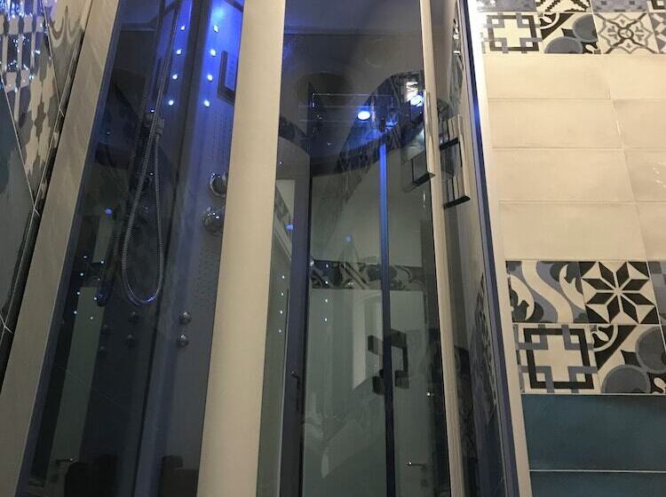 تختخواب و صبحانه Base Napoli Plebiscito