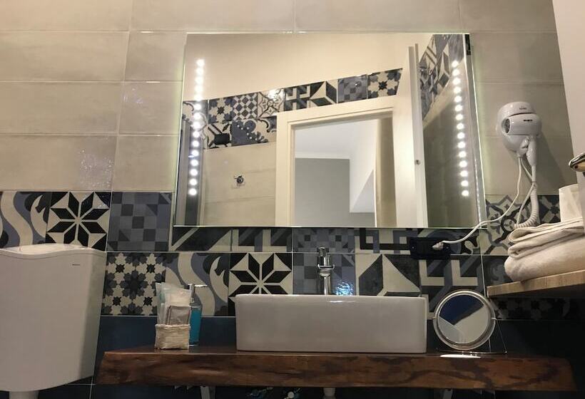 تختخواب و صبحانه Base Napoli Plebiscito