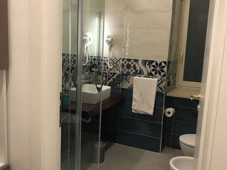 تختخواب و صبحانه Base Napoli Plebiscito