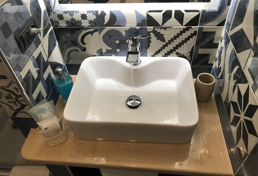 تختخواب و صبحانه Base Napoli Plebiscito