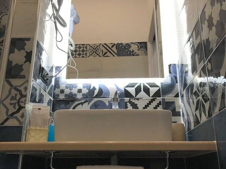 تختخواب و صبحانه Base Napoli Plebiscito