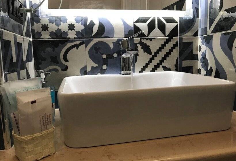 تختخواب و صبحانه Base Napoli Plebiscito