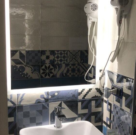 تختخواب و صبحانه Base Napoli Plebiscito