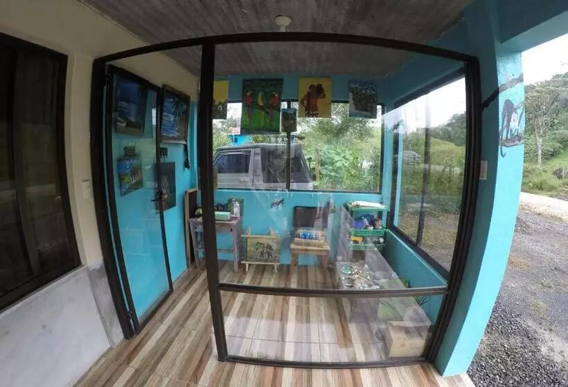 ベッドアンドブレックファースト Cabinas Cascada Rio Celeste
