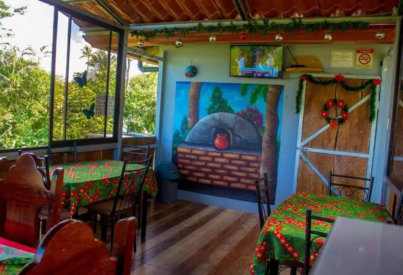 ベッドアンドブレックファースト Cabinas Cascada Rio Celeste