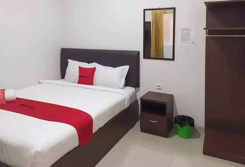 Hotelli Reddoorz Near Universitas Widyagama Malang 2