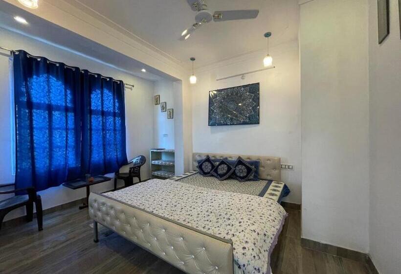 פנסיון Boraj Haveli Guest House