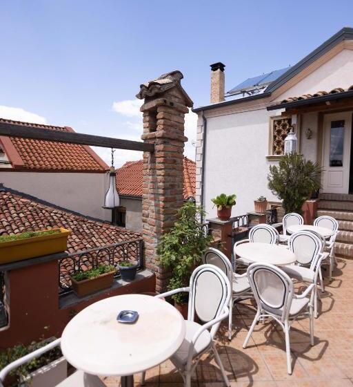 酒店 Bujtina Sidheri