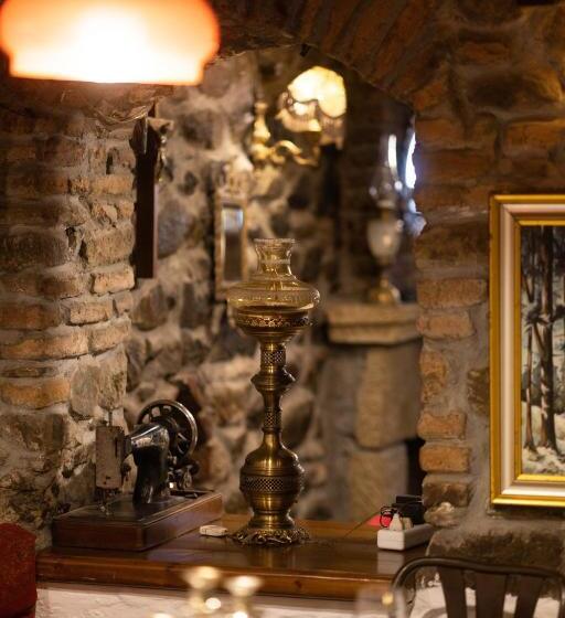 酒店 Bujtina Sidheri