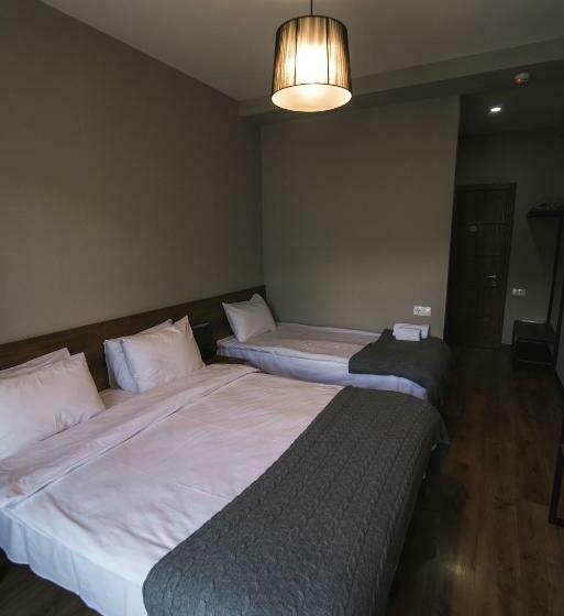 هتل Hilltop Kazbegi