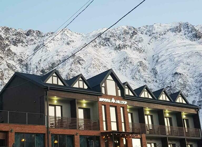 هتل Hilltop Kazbegi