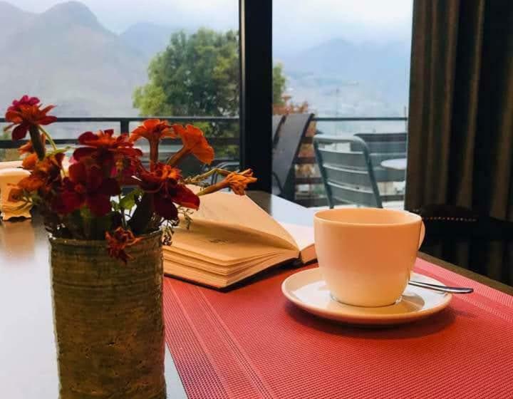 هتل Hilltop Kazbegi