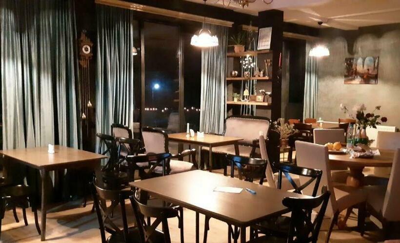 هتل Hilltop Kazbegi