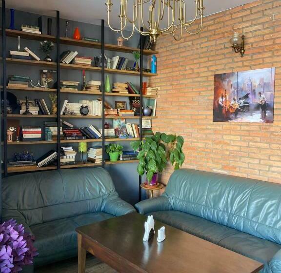 هتل Hilltop Kazbegi