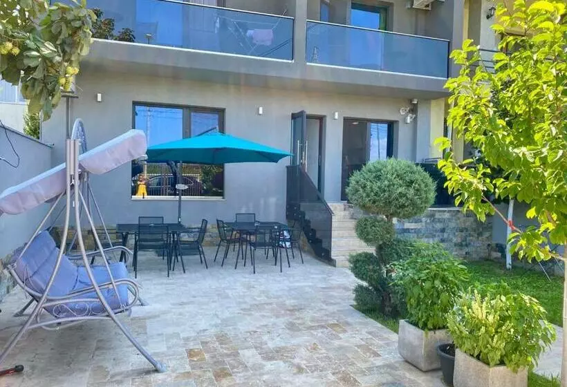 Hotelli Mavboutique Villa