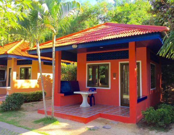 בית מלון כפרי Samui Mermaid Garden