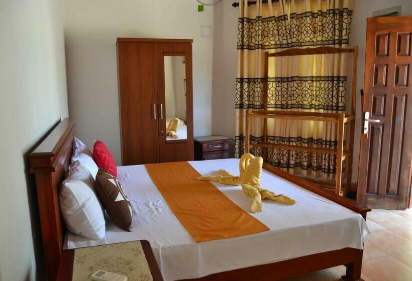 Nirukthie Beach Resort & Restaurant