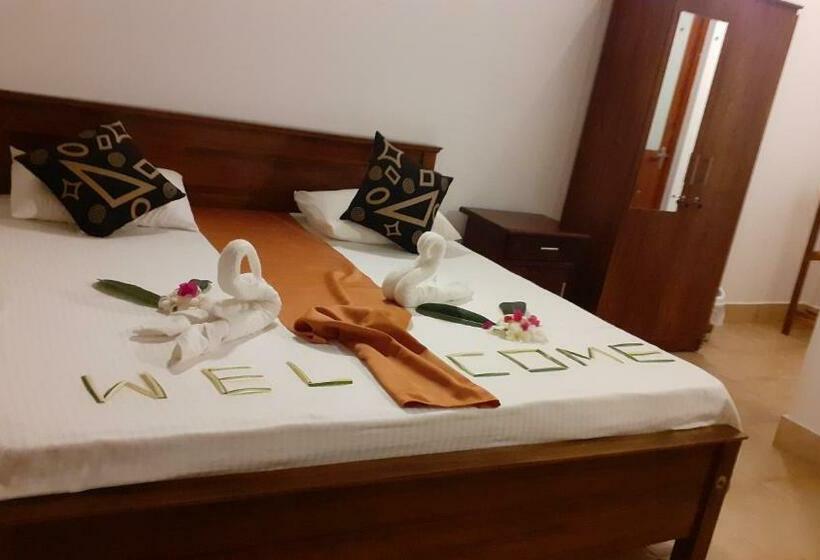 Nirukthie Beach Resort & Restaurant