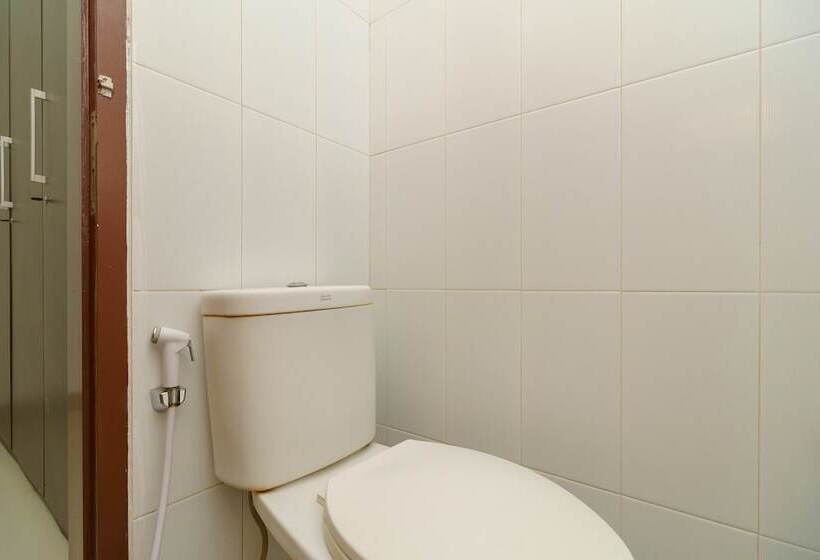 פנסיון Reddoorz Near Kejaksan Station Cirebon 2