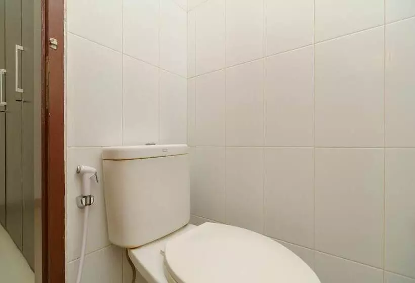 ペンション Reddoorz Near Kejaksan Station Cirebon 2