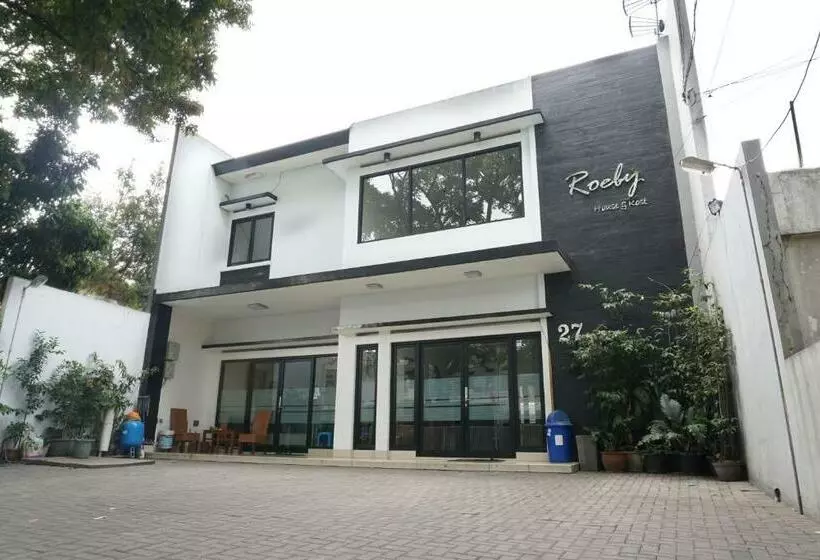 ペンション Residences By Reddoorz Syariah @ Buah Batu