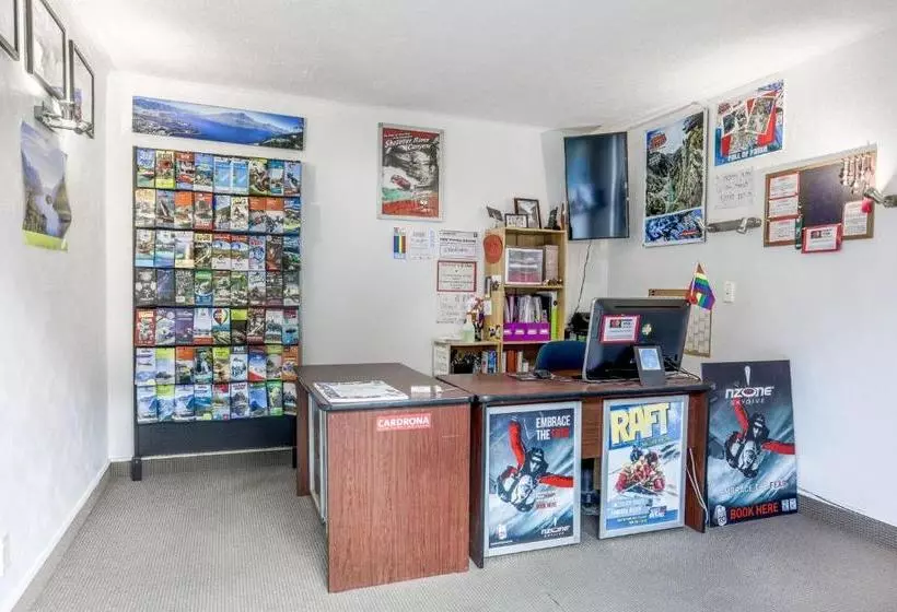 هاستل Aspen Lodge Backpackers