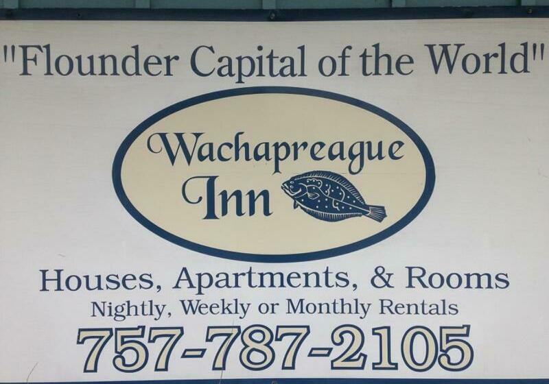 ユースホステル Second Floor Apartment #23   Water & Town Views