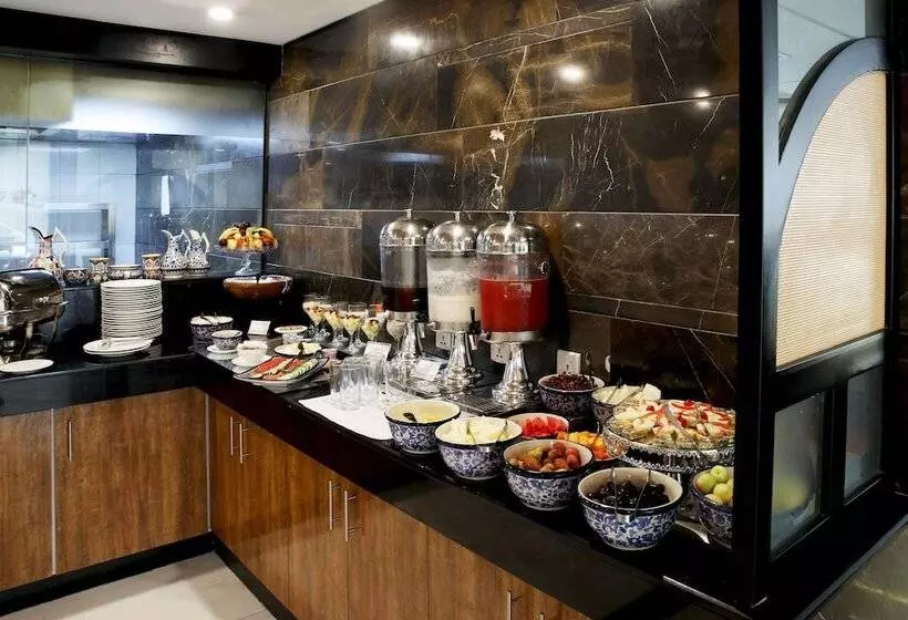 هتل Avari Xpress Multan