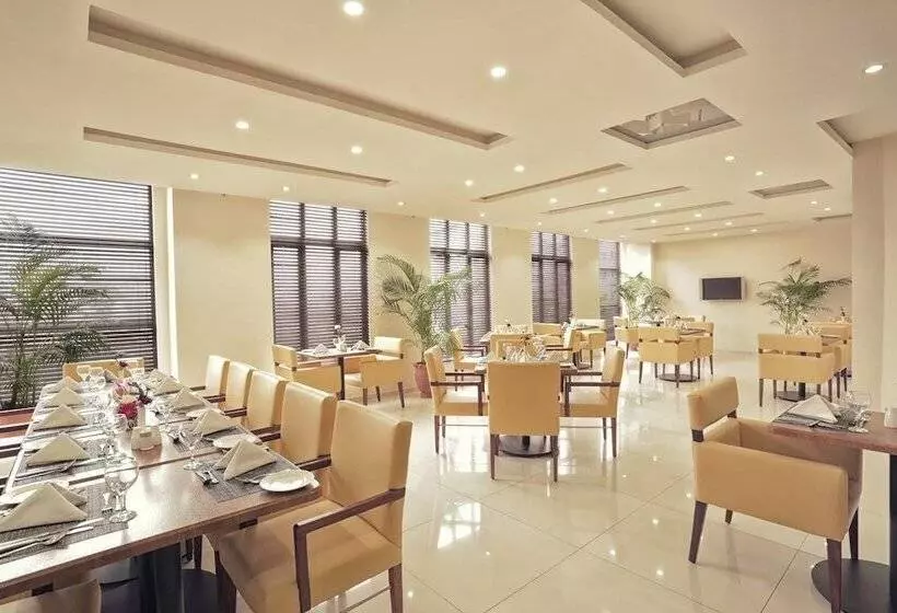 هتل Avari Xpress Multan