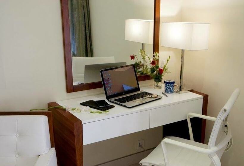 هتل Avari Xpress Multan