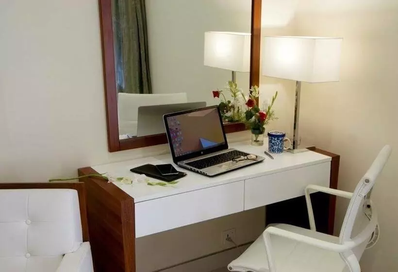 هتل Avari Xpress Multan