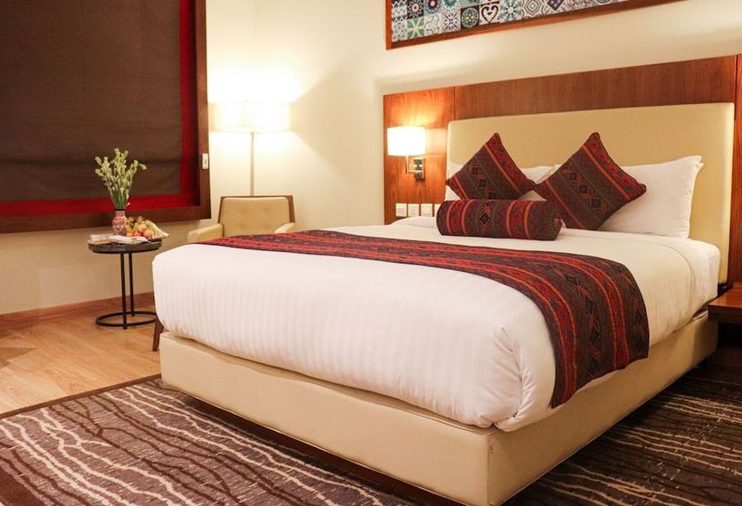 هتل Avari Xpress Multan