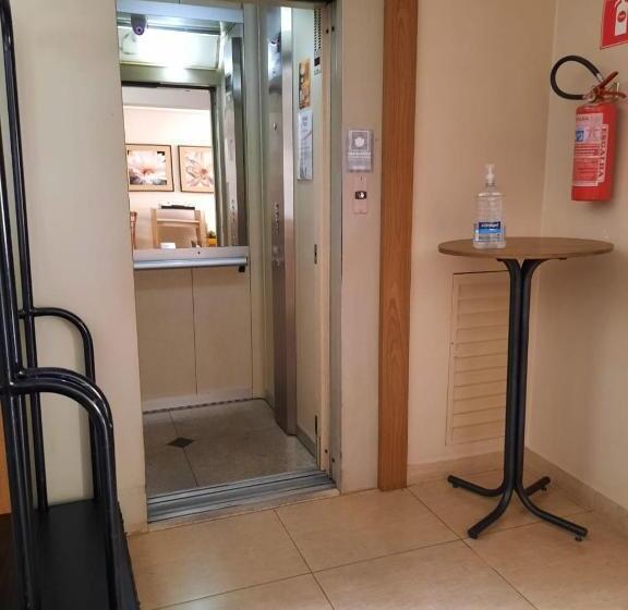 ホテル Flat Alameda