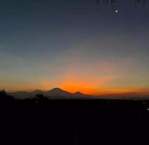 Hotelli Menjangan Hill