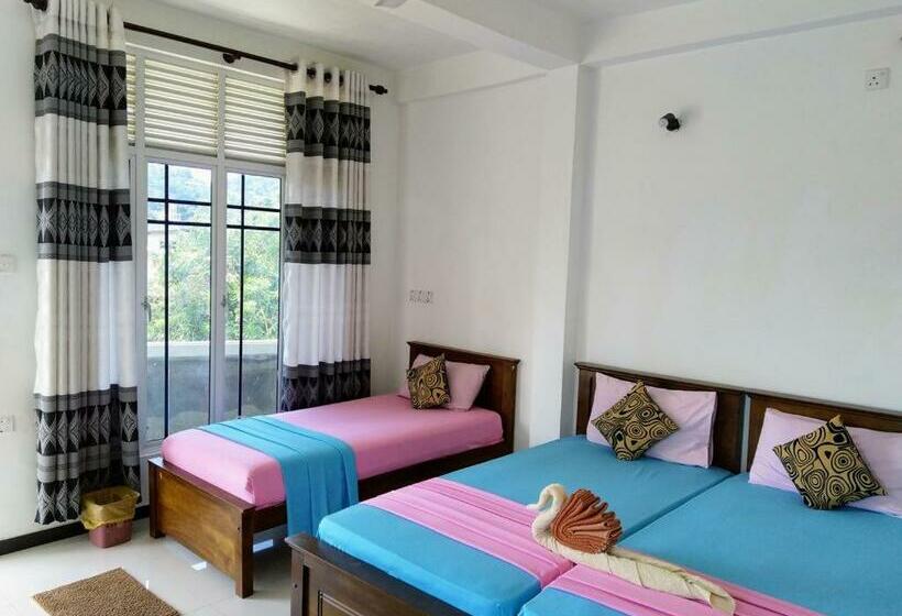 ペンション Kandyan Feel Free Homestay