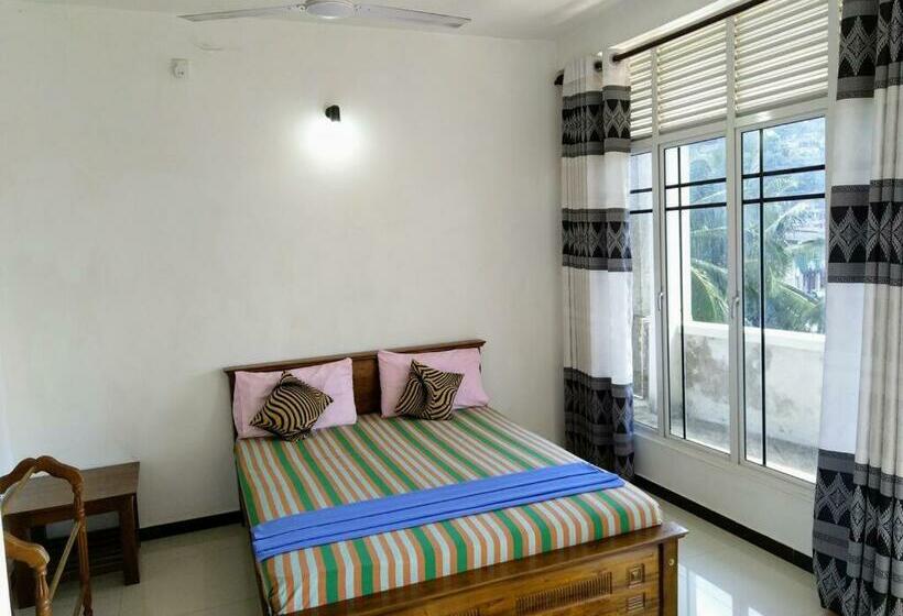 ペンション Kandyan Feel Free Homestay