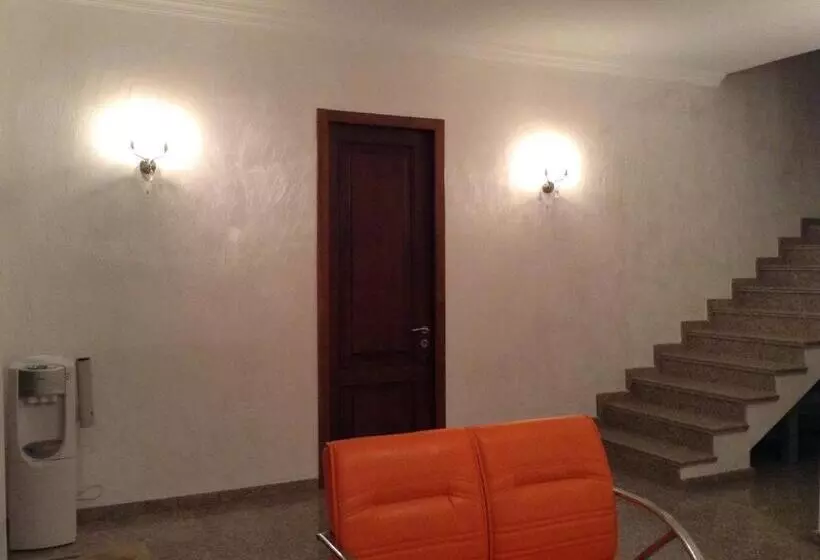 پانسیون Lasha Guest House