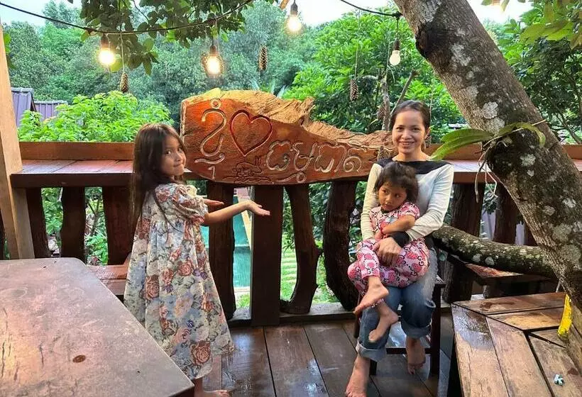 Majatalo Mondulkiri Pizza Bungalows